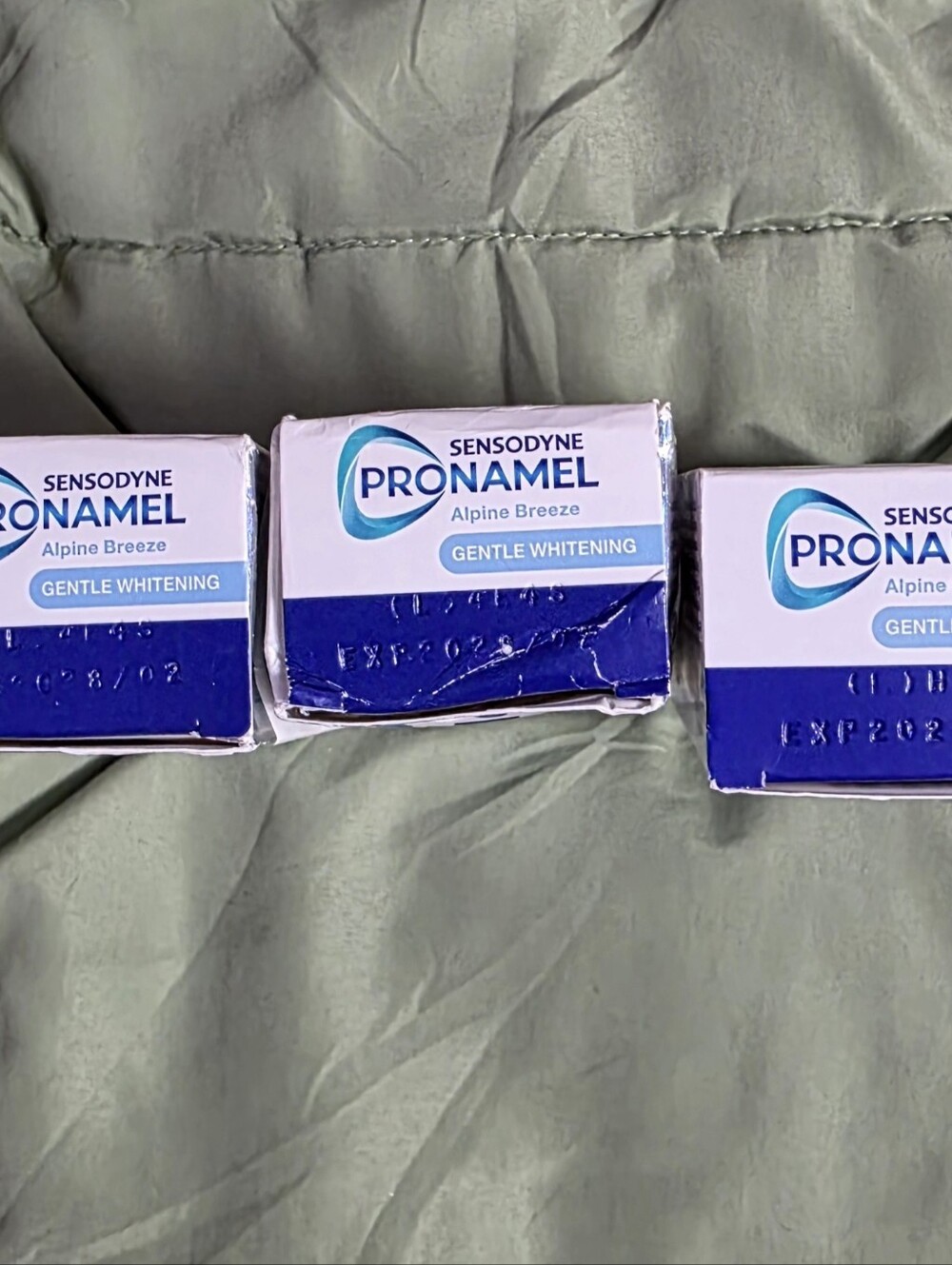 Sensodyne Pronamel Alpine Breeze Gentle Whitening Toothpaste (3 pack) - Picture 3 of 5